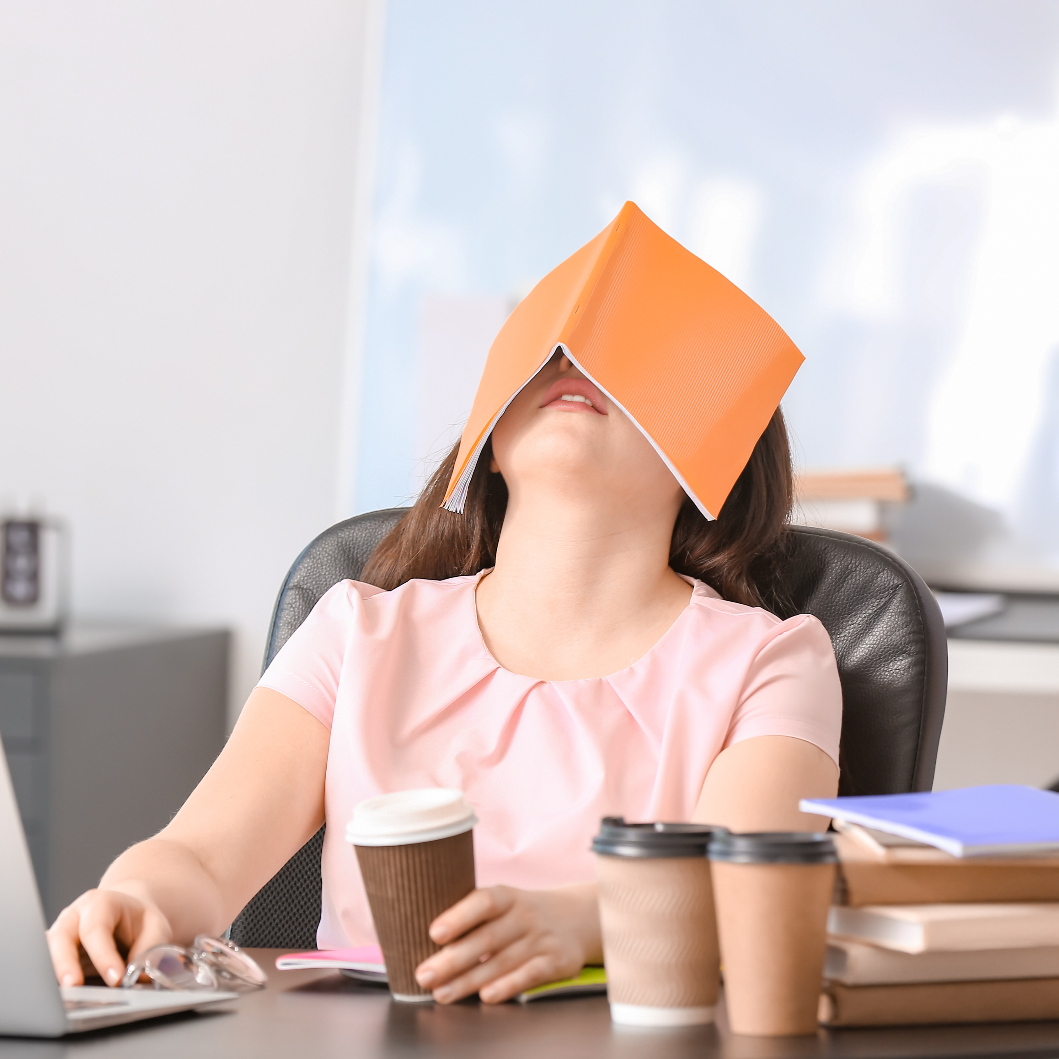 🌿 Why You Wake Up Tired Even After 8 Hours of Sleep
